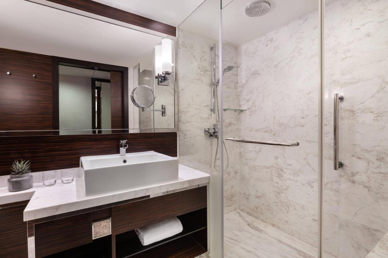Hong Kong Skycity Marriott Hotel Exterior foto Bathroom