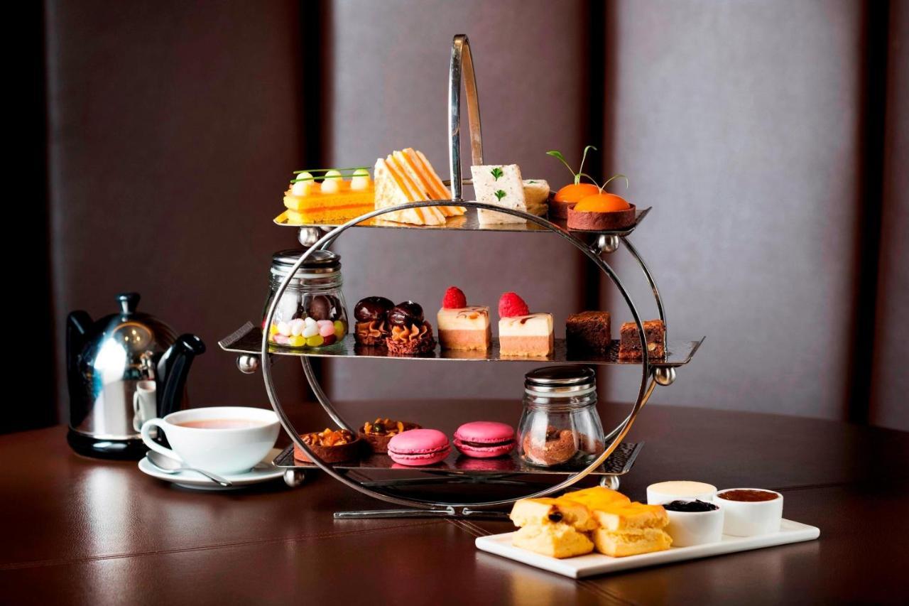 Hong Kong Skycity Marriott Hotel Exterior foto Afternoon tea at the InterContinental Hotel, London