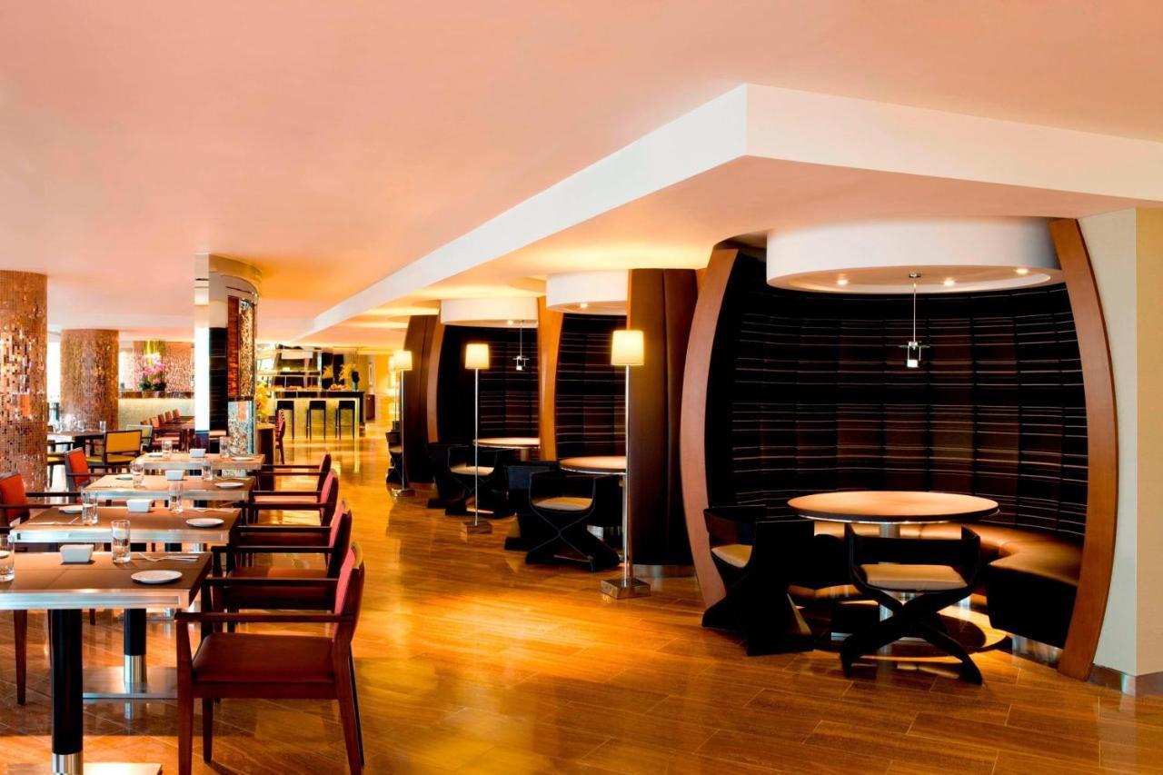Hong Kong Skycity Marriott Hotel Exterior foto The restaurant