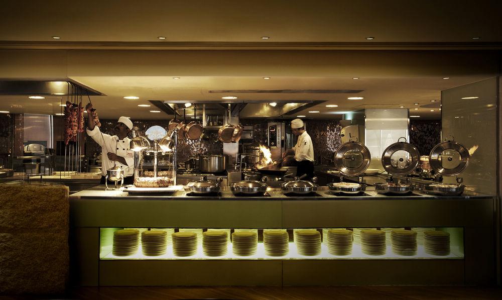 Hong Kong Skycity Marriott Hotel Exterior foto A live kitchen at a hotel