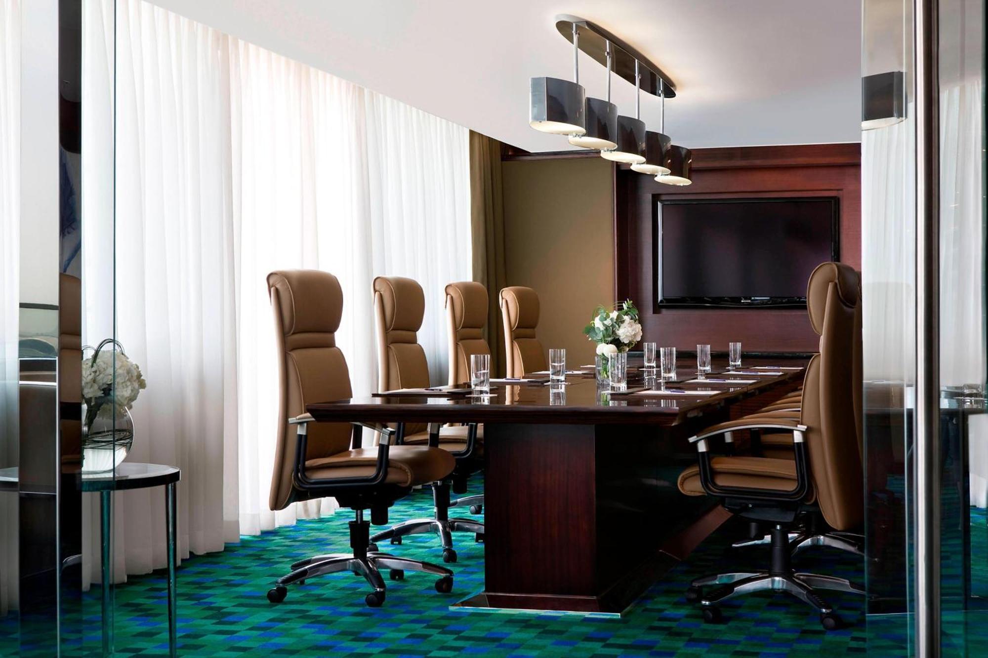 Hong Kong Skycity Marriott Hotel Exterior foto Boardroom